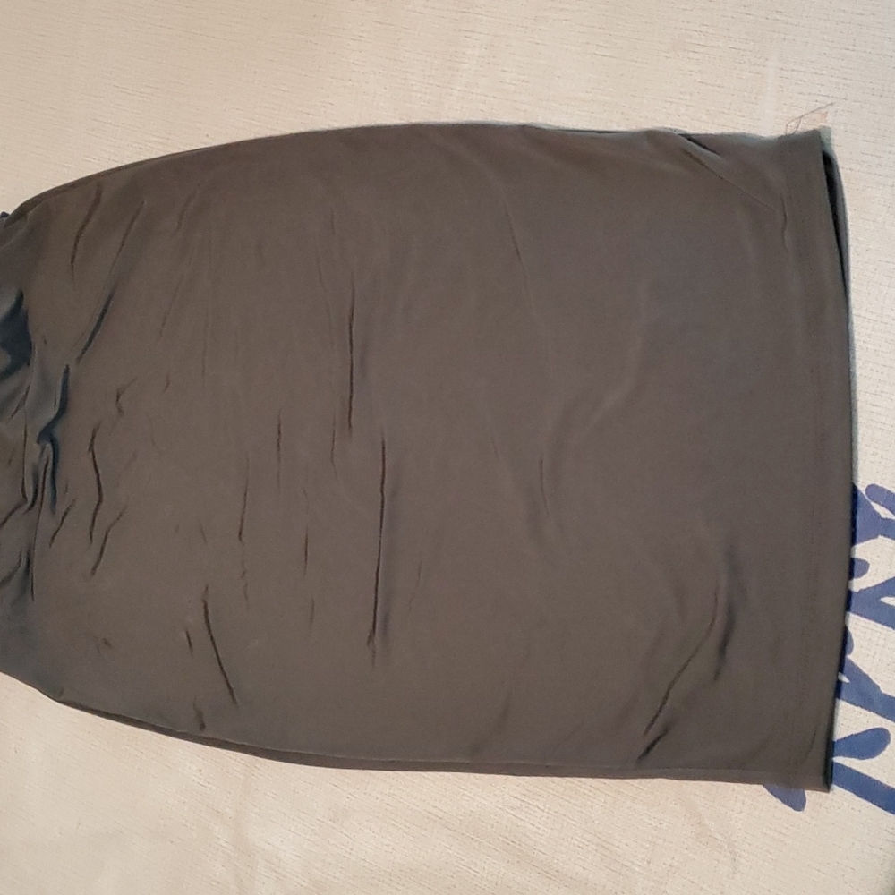 NWOT Seduction 🫒 olive green silky stretchy pencil skirt size S
